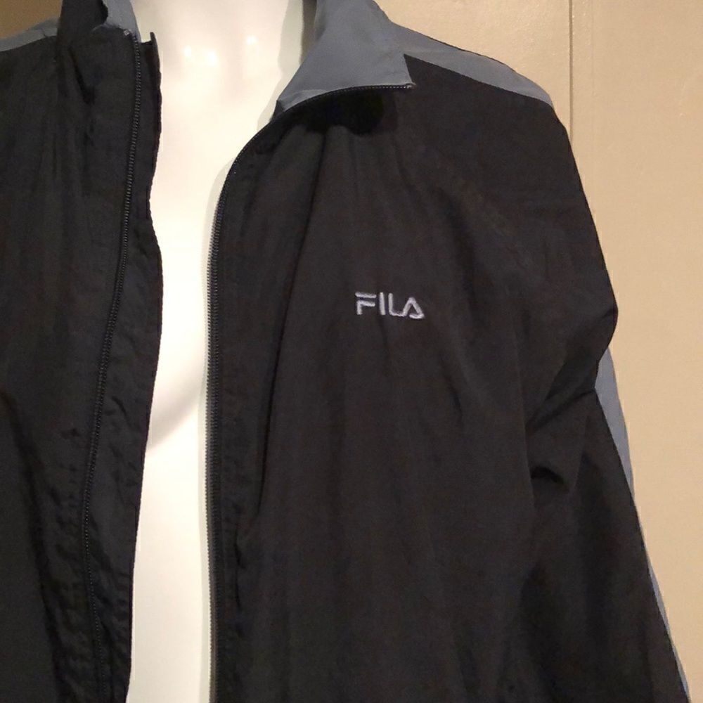 Fila WindBreaker - Picture 2 of 6